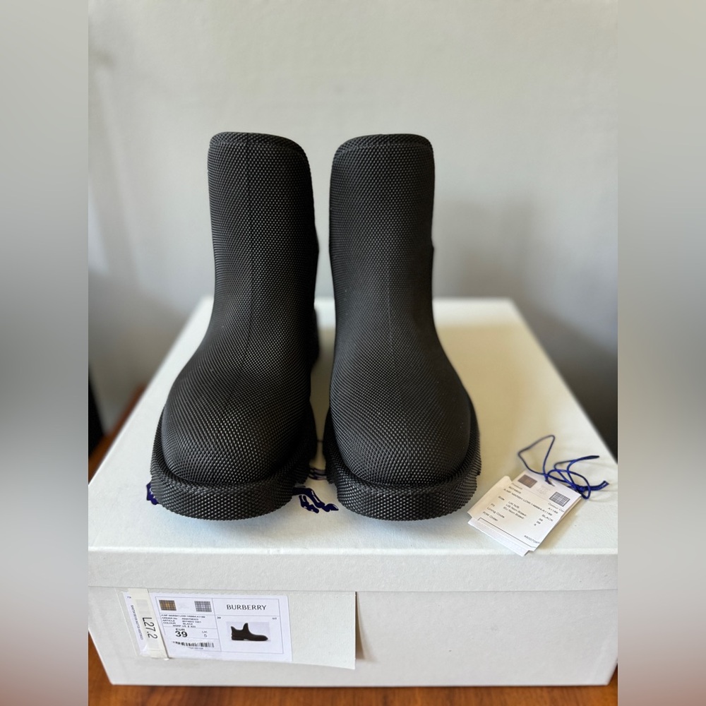Burberry Boots Women's Marsh Rain Heeled Black Pull On Size 39 $820